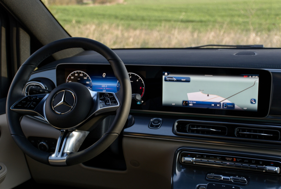 Nový Mercedes-Benz V-Class 300d roku 2025 k pronájmu